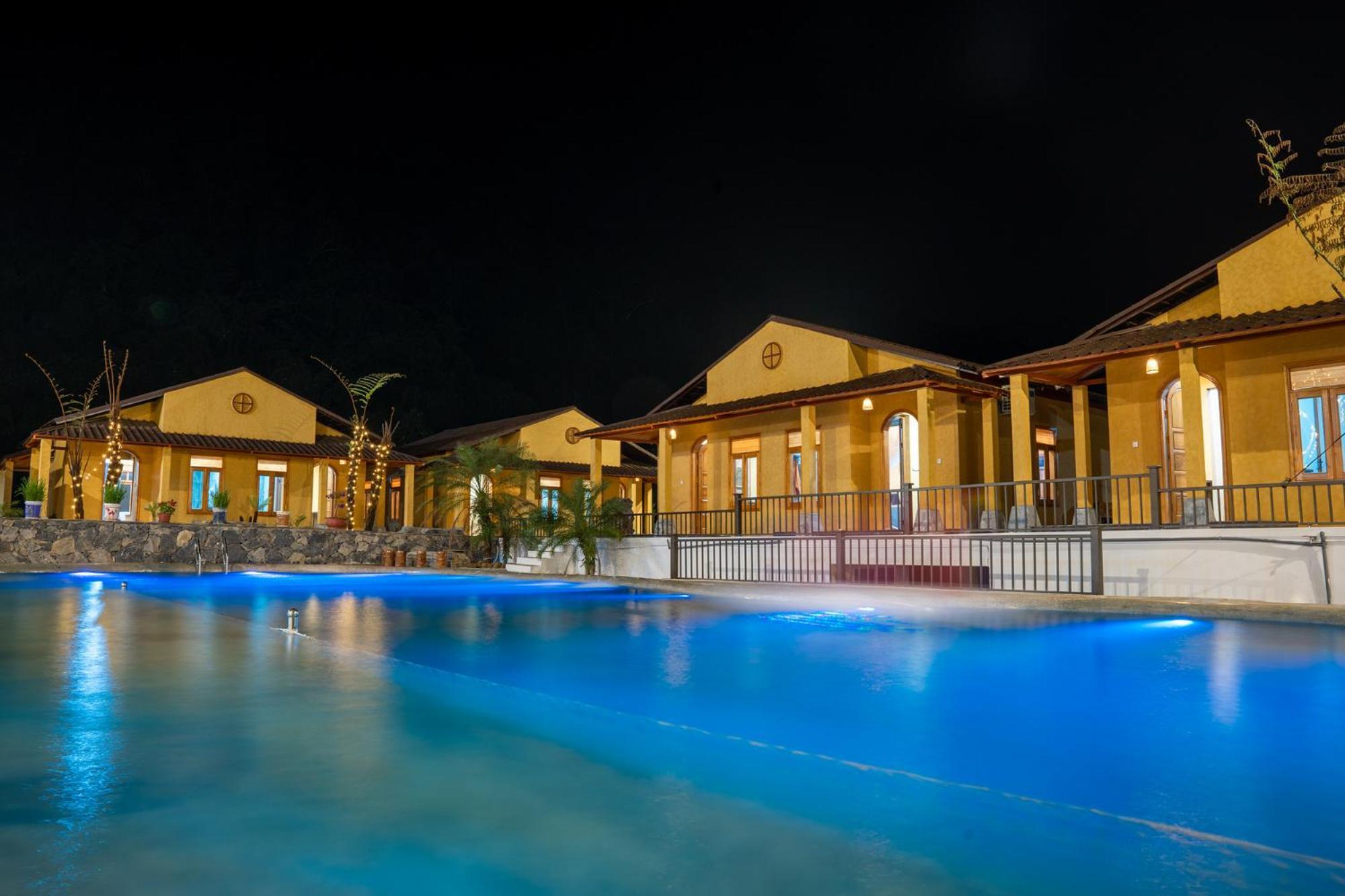Sky Bay Lodge Ha Giang Exterior foto