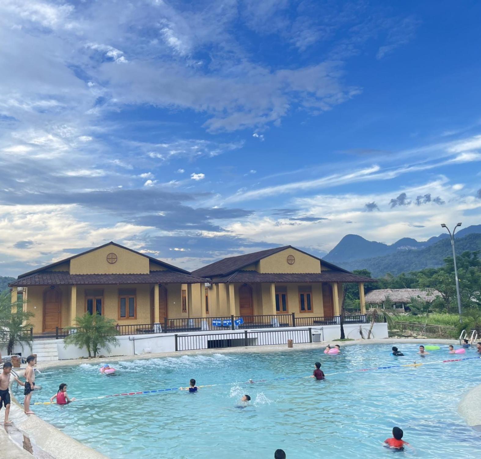 Sky Bay Lodge Ha Giang Exterior foto