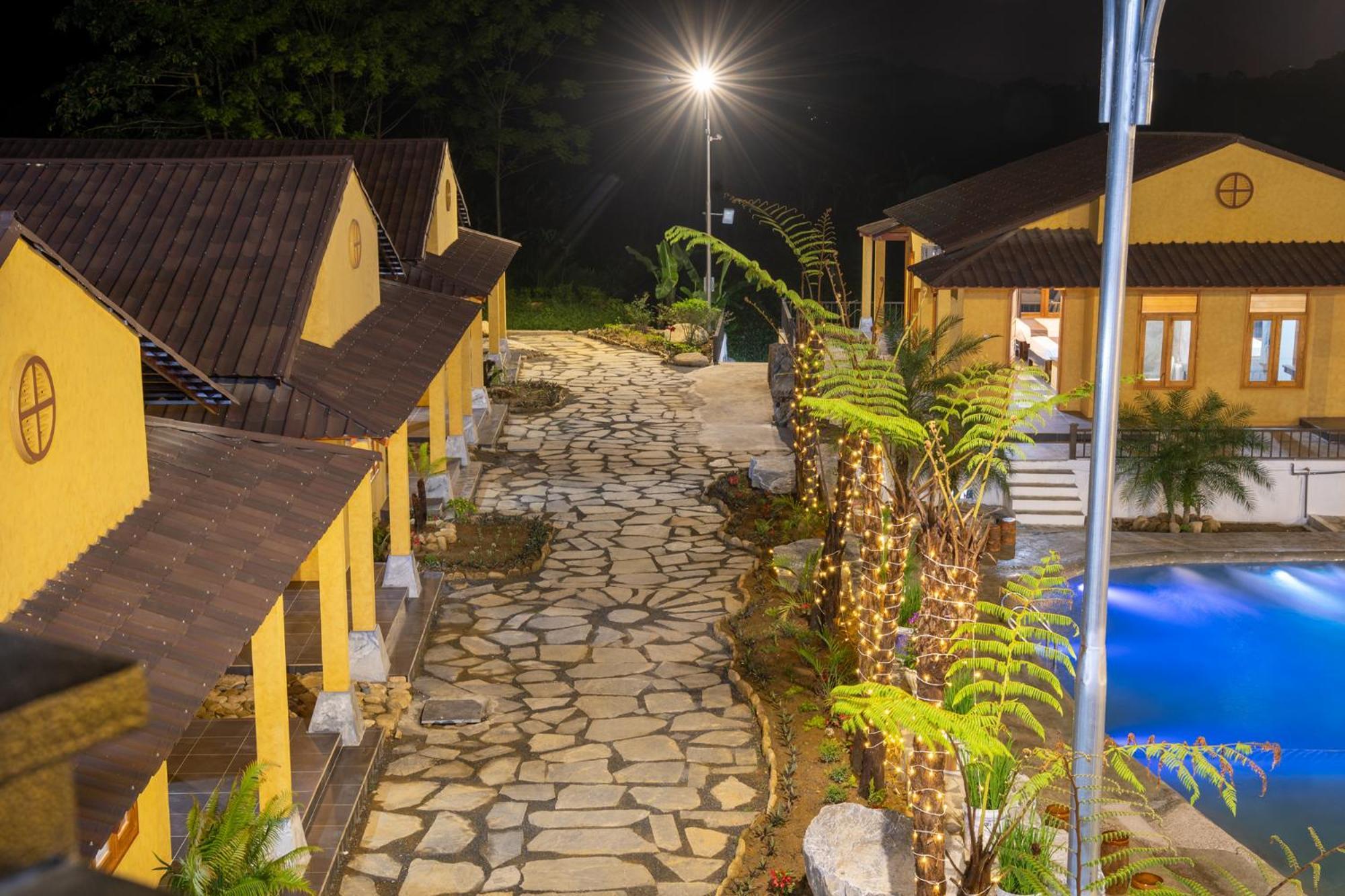 Sky Bay Lodge Ha Giang Exterior foto