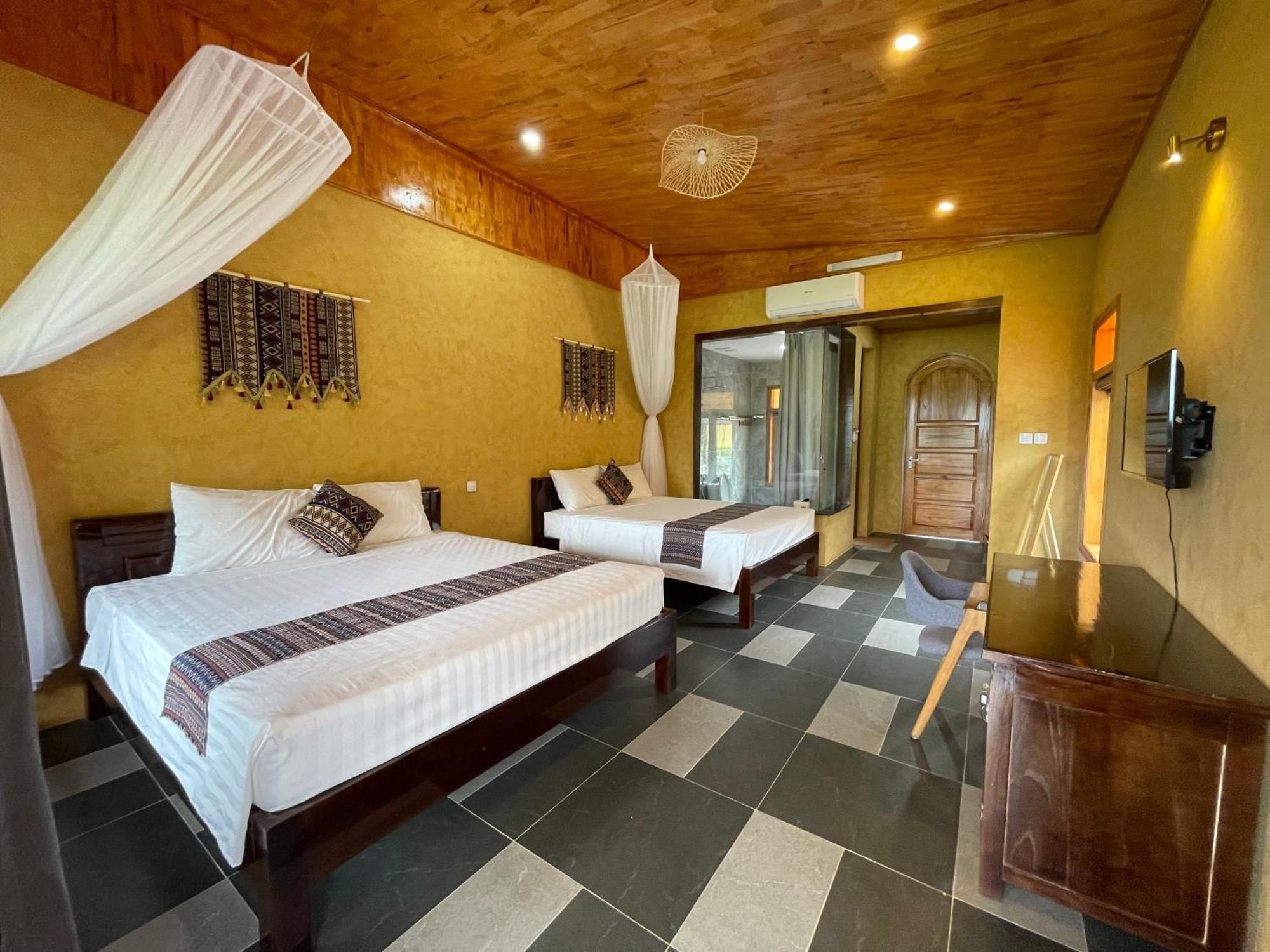 Sky Bay Lodge Ha Giang Exterior foto