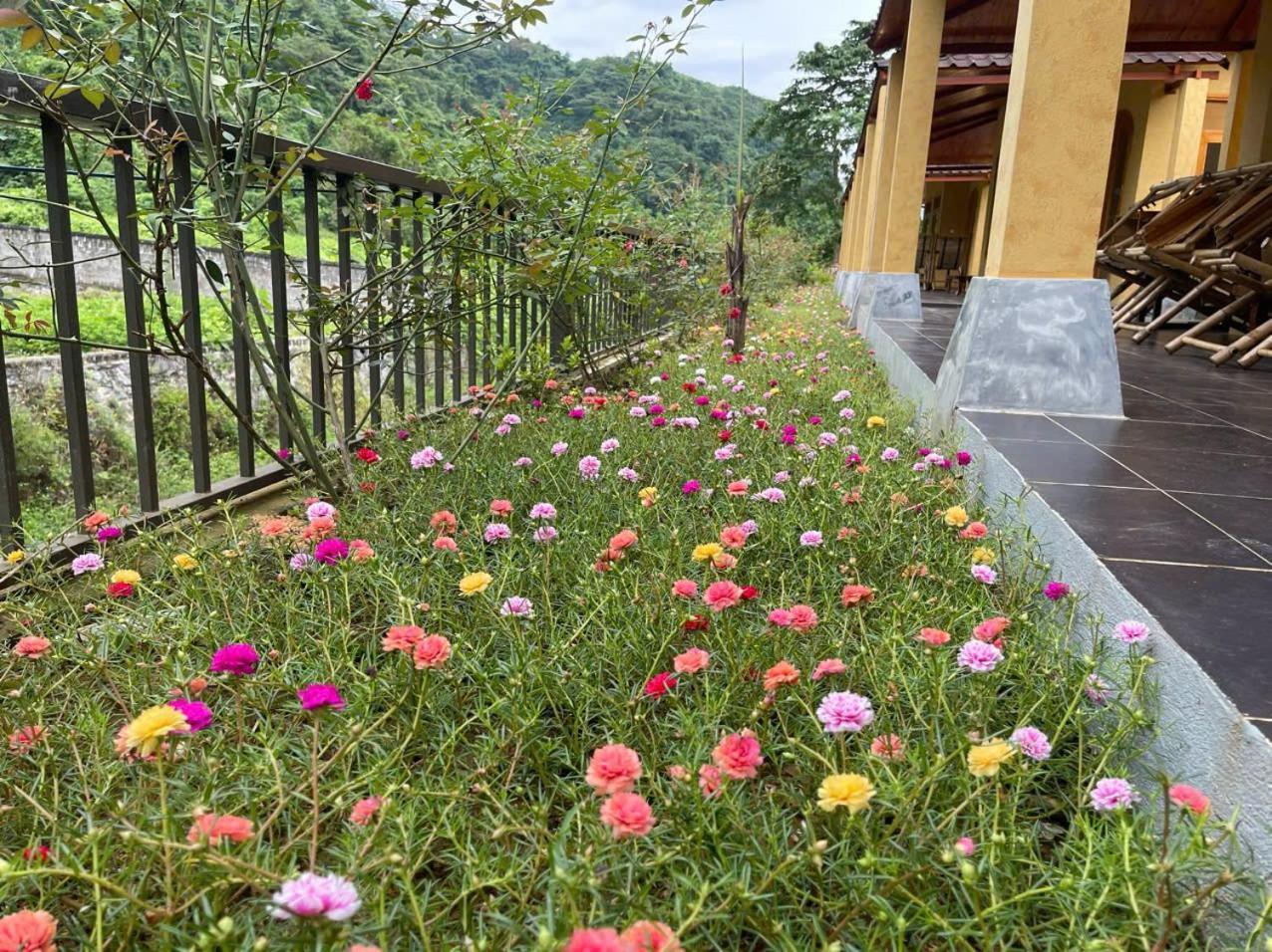 Sky Bay Lodge Ha Giang Exterior foto